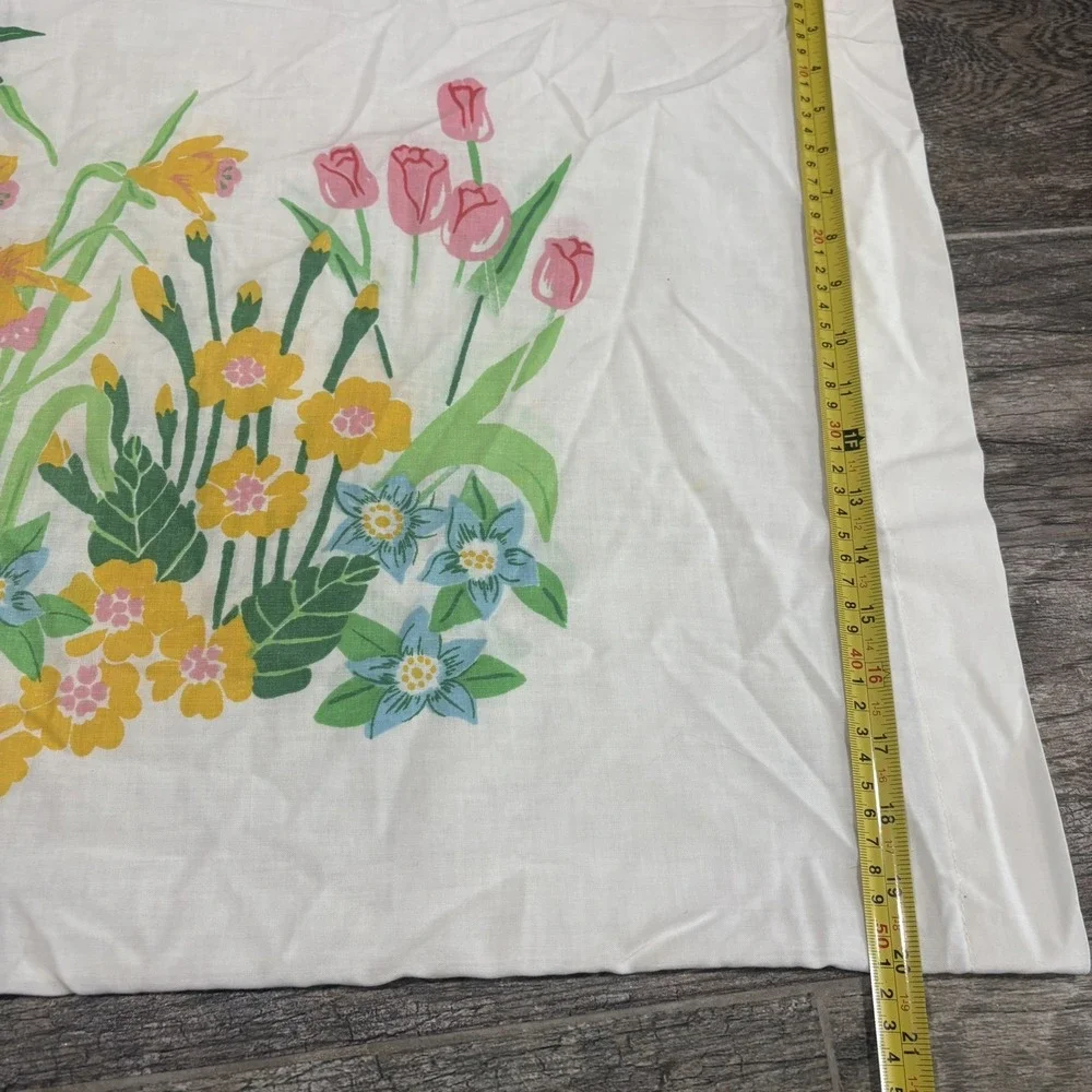 Vintage JP Steven Tulip Spring Floral Standard Pillowcases 1970s MCM